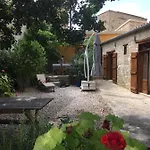 The Carob Tree - Rustic Luxury With Access To Pool And Restaurant Larnaca