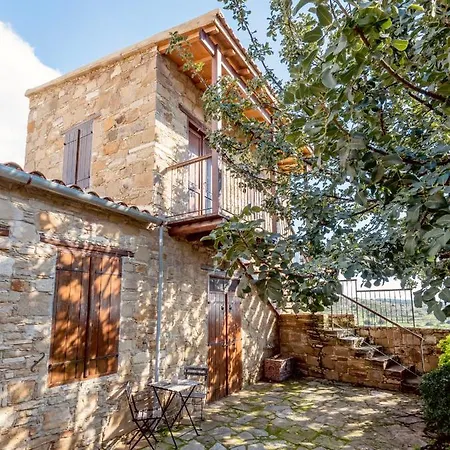 The Carob Tree - Rustic Luxury With Access To Pool And Restaurant Casa de Férias Larnaca