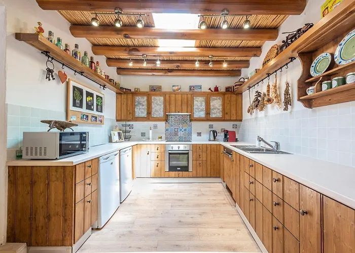 Holiday home The Carob Tree - Rustic Luxury With Access To Pool And Restaurant *