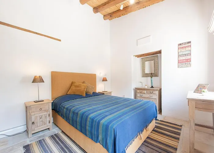 Holiday home The Carob Tree - Rustic Luxury With Access To Pool And Restaurant *