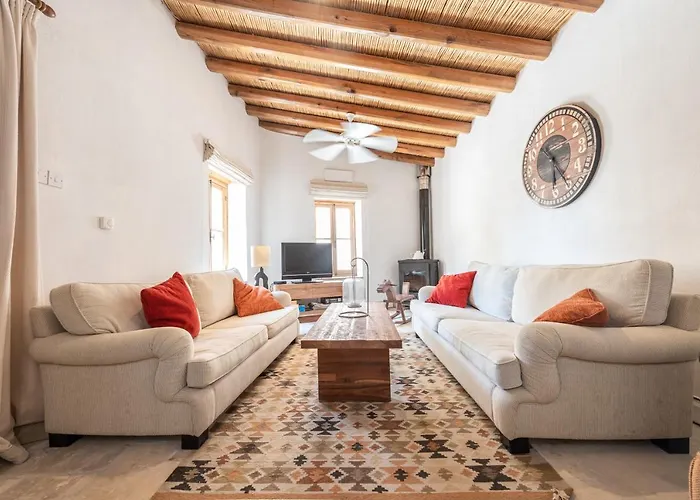 The Carob Tree - Rustic Luxury With Access To Pool And Restaurant *