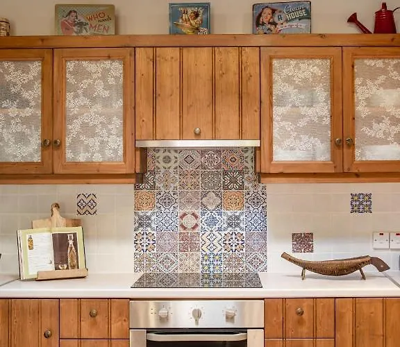 Holiday home The Carob Tree - Rustic Luxury With Access To Pool And Restaurant *