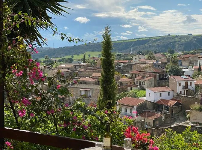 The Carob Tree - Rustic Luxury With Access To Pool And Restaurant * Larnaca