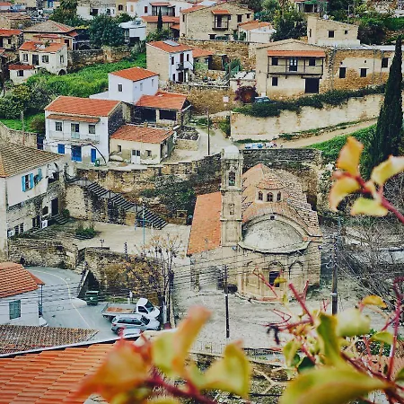 Dom wakacyjny The Carob Tree - Rustic Luxury With Access To Pool And Restaurant *
