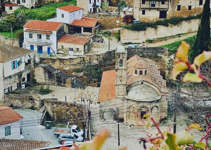 Dom wakacyjny The Carob Tree - Rustic Luxury With Access To Pool And Restaurant *