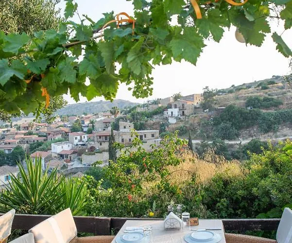 The Carob Tree - Rustic Luxury With Access To Pool And Restaurant Larnaca